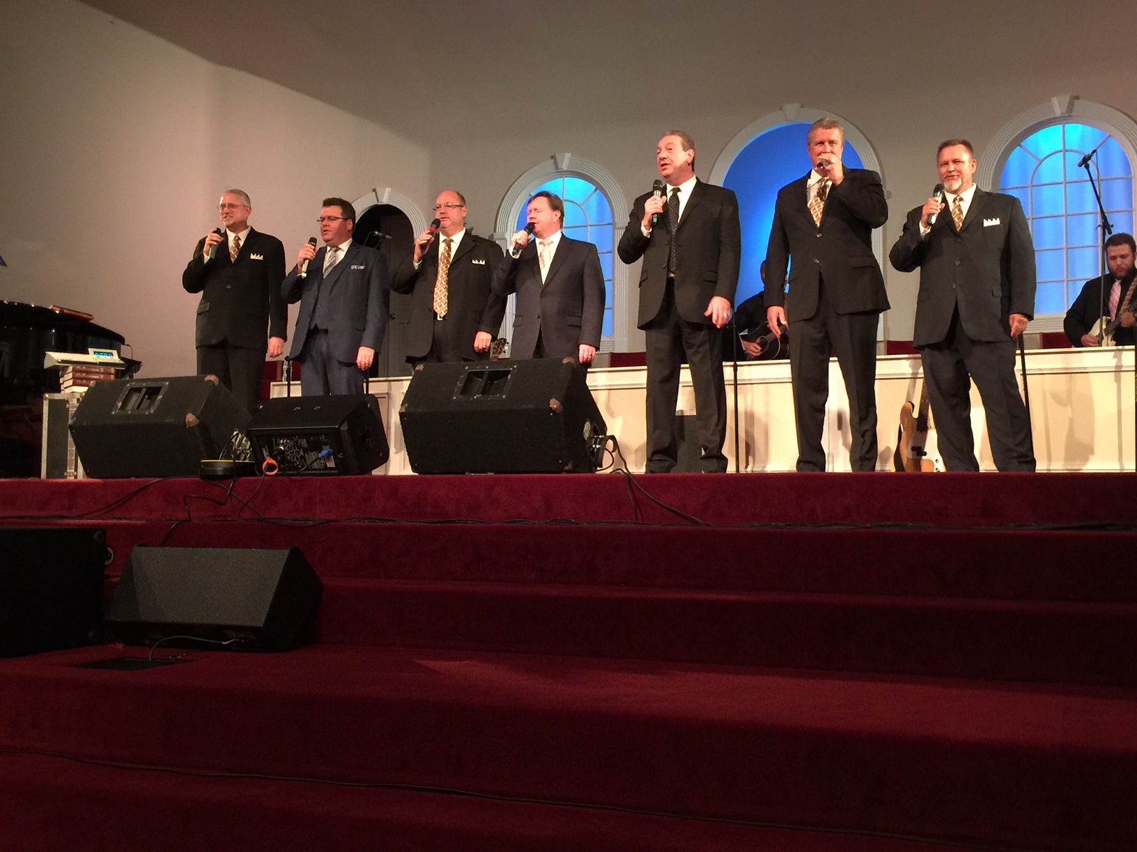 NEW DOVE BROTHERS and THE JOYMASTERS in CONCERT